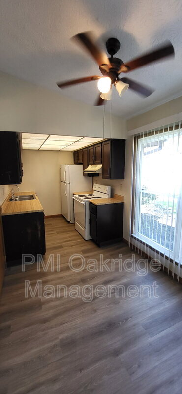 Foto del edificio - 151 Bevonne Ct