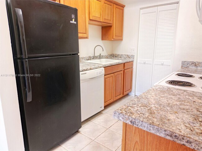 Foto del edificio - 1711 NW 92nd Ave