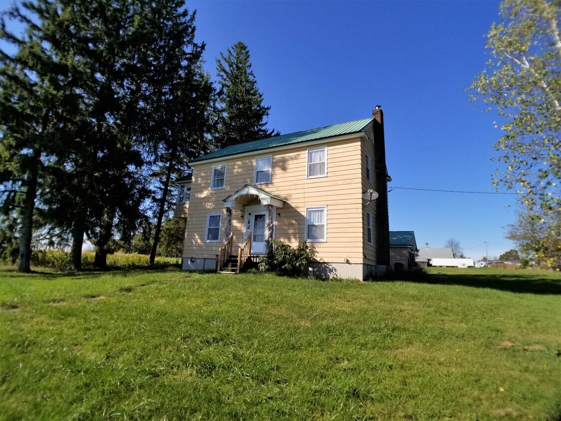 Primary Photo - 27 Yasgur Rd