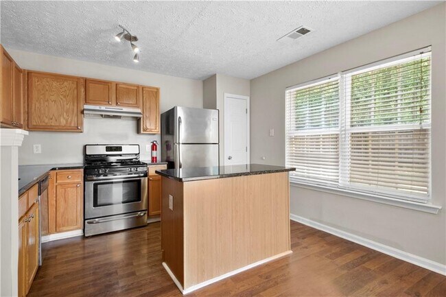Foto del edificio - 168 Oak Grove Pl