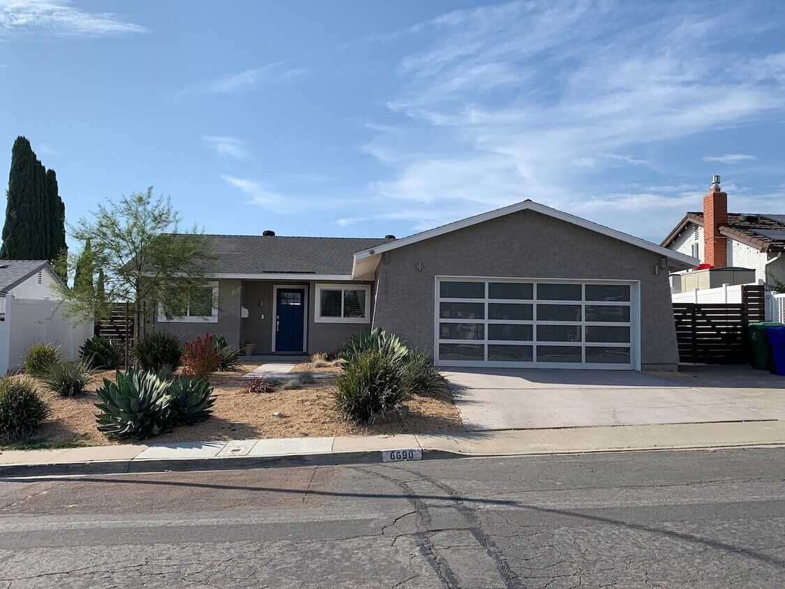 Primary Photo - DEL CERRO SINGLE LEVEL DETACHED 3BR/2BA HO...