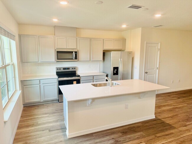 Foto del edificio - Awesome Townhome for rent at Winter Garden