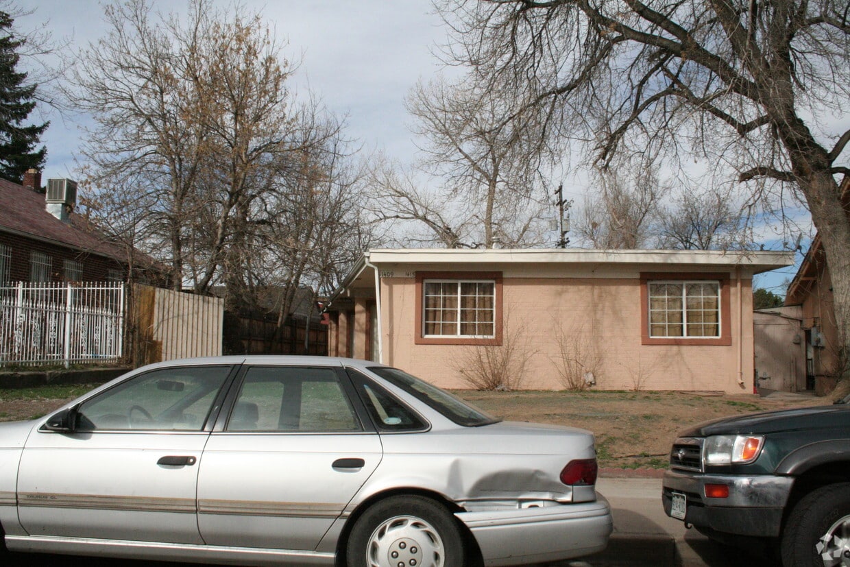 Primary Photo - 1409 Clinton St