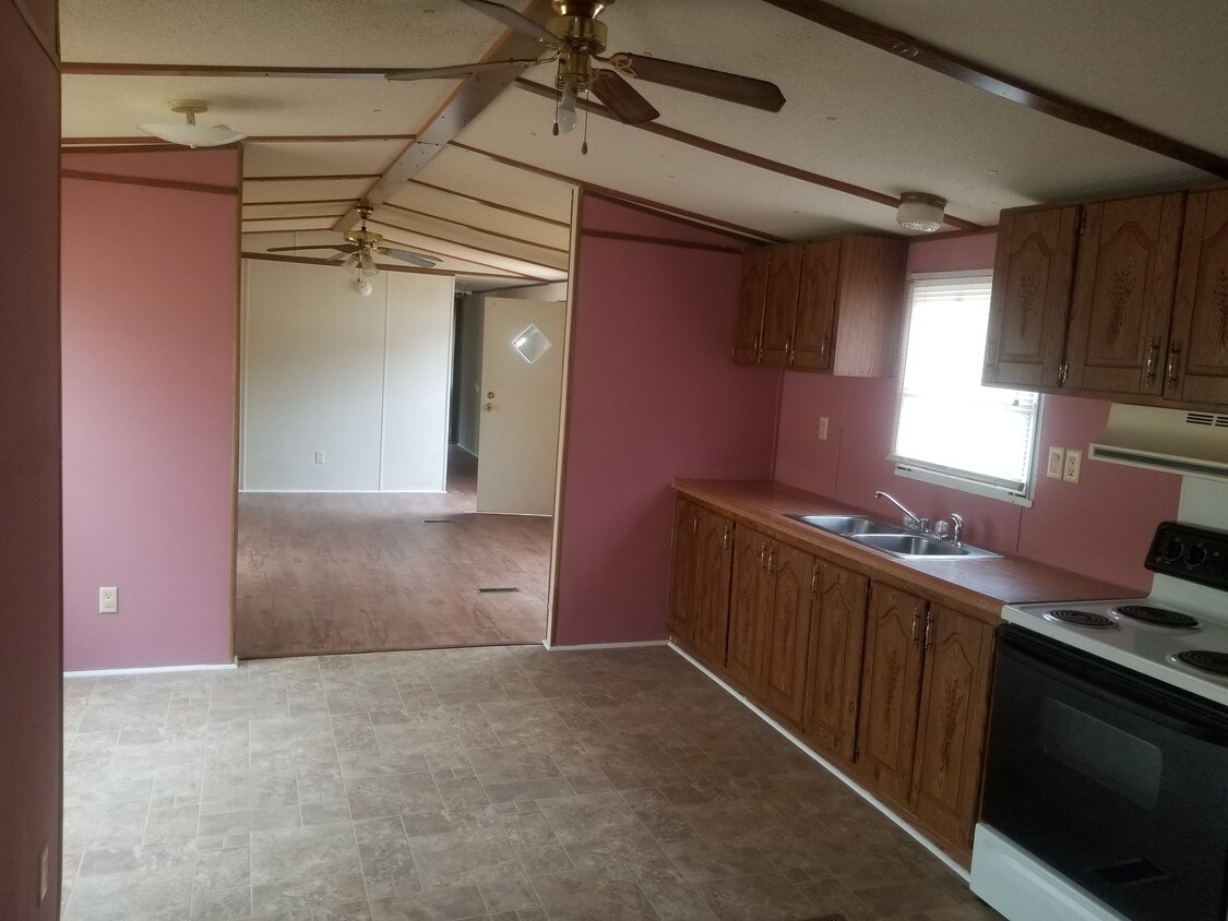 Foto principal - 1079 Reynolds Rd