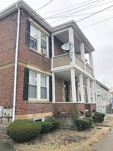 Building Photo - 45 Water St