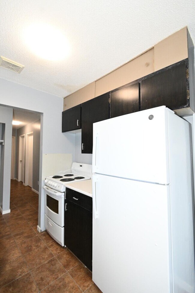 Building Photo - 2 bedroom in Prince George BC V2M 4M9