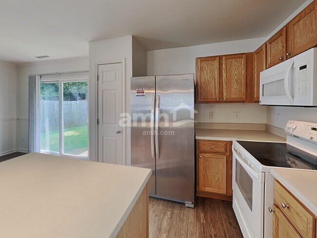 Foto del edificio - 3709 Pinkham Way