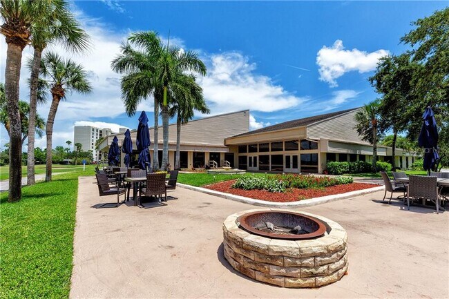 Building Photo - 2612 Cove Cay Dr
