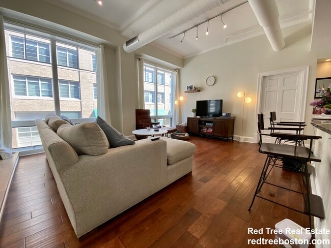 Photo - 139 E Berkeley St Apartment