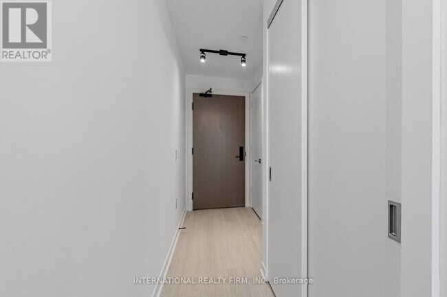 Photo du bâtiment - 195 McCaul St