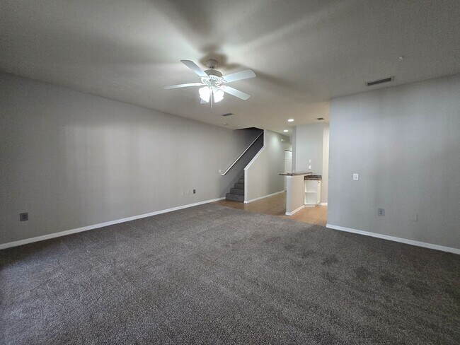 Foto del edificio - 2 Bed / 2.5 Bath Townhome with Upstairs Office/Sitting Area – Eagle Trace