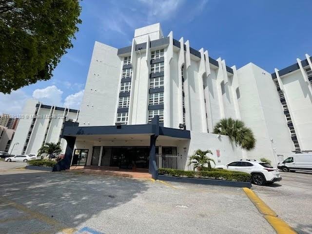 Foto del edificio - 9682 Fontainebleau Boulevard Apt #210, Mia...