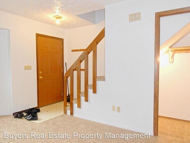 Building Photo - 1707 Russian Jack Dr