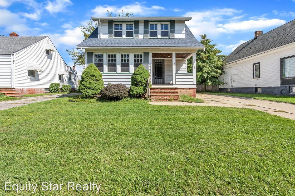 3 br, 1.5 bath House 885 E 232 ST House Rental in Euclid, OH