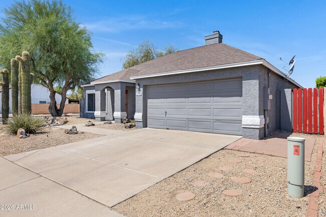 Building Photo - 23620 N 42nd Dr
