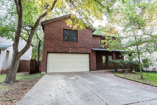 Foto del edificio - Spacious 4BD/2.5BA Two-Story Home with Lar...