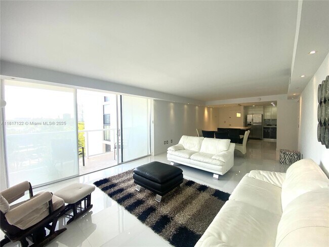 Foto del edificio - 3731 N Country Club Dr