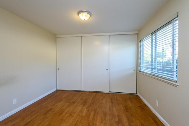 Building Photo - 1437 Floribunda Ave