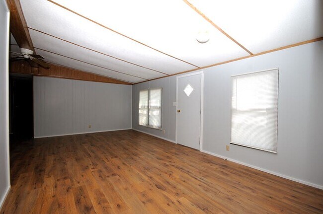 Building Photo - 1334 Old Smithfield Rd. Goldsboro, NC 27530