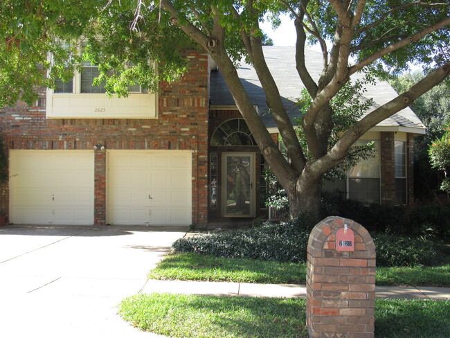 Building Photo - Flower Mound Beauty!