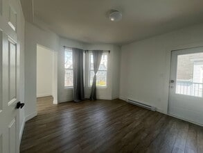 Building Photo - 87 Weldon St