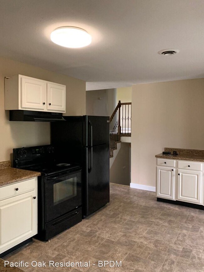 Building Photo - 4 br, 2.5 bath House - 2211 Ridge Creek Court