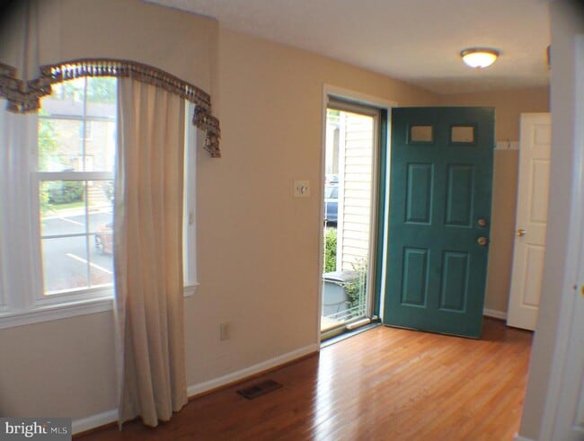 Building Photo - 8008 Tyson Oaks Cir