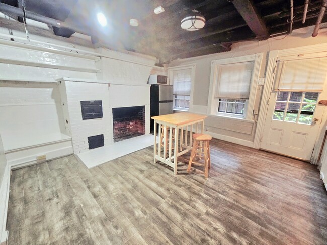 Building Photo - 9 Champney Pl