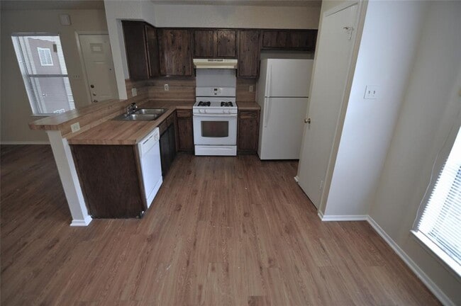 Building Photo - 11300 Nicole Cove