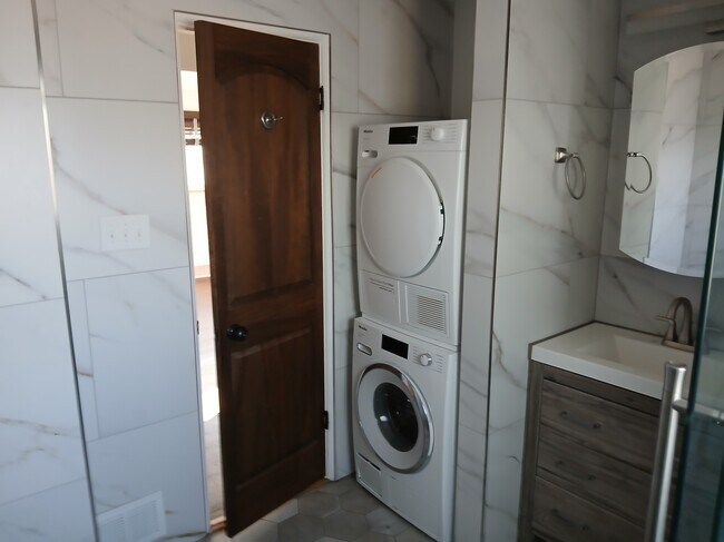 lavadora secadora - 6275 W 42nd Ave