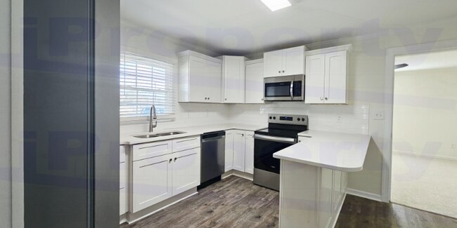 Building Photo - 106 Smith St