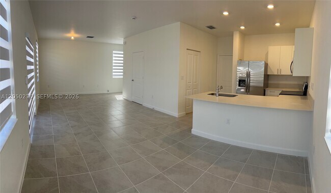 Foto del edificio - 2651 SE 24th Dr