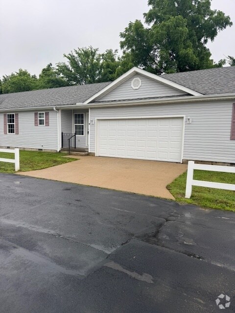 Building Photo - 2305 S Kenser Rd