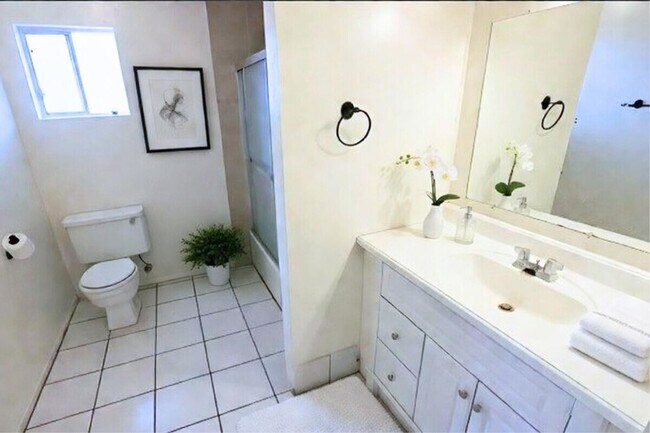 Foto del edificio - 1332 N Miller Rd