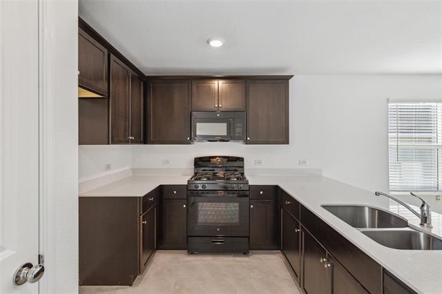 Building Photo - 2633 Kingsman Dr