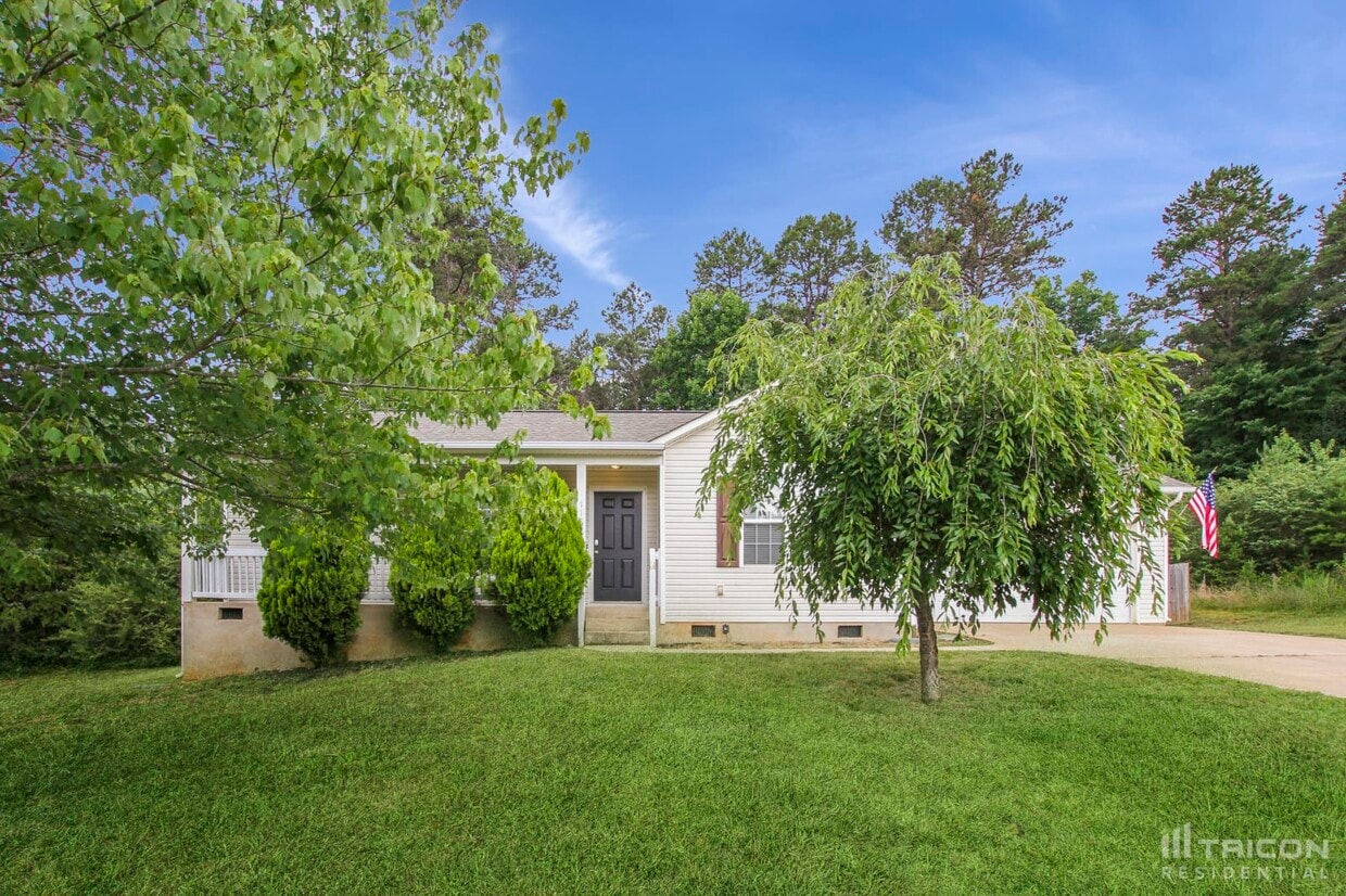 118 Winding Cedar Drive Statesville NC House Rental in Statesville