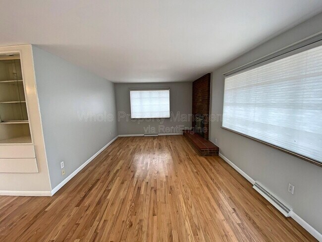 Foto del edificio - 10640 W 62nd Pl