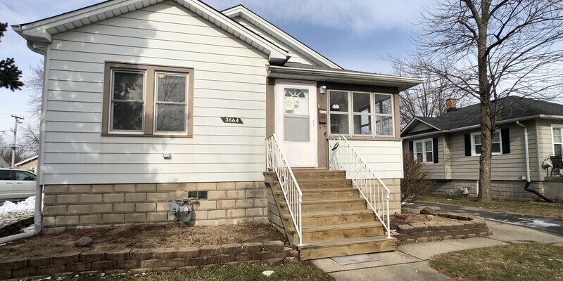 Primary Photo - 3664 Lake Street (1)