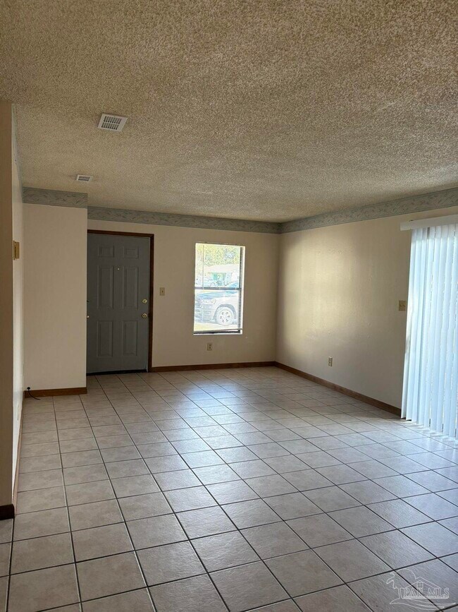 Foto del edificio - 3262 Maplewood Dr