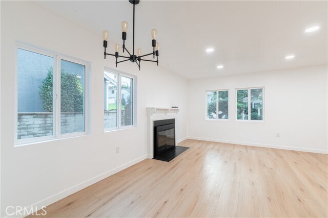 Foto del edificio - 2304 Roark Dr