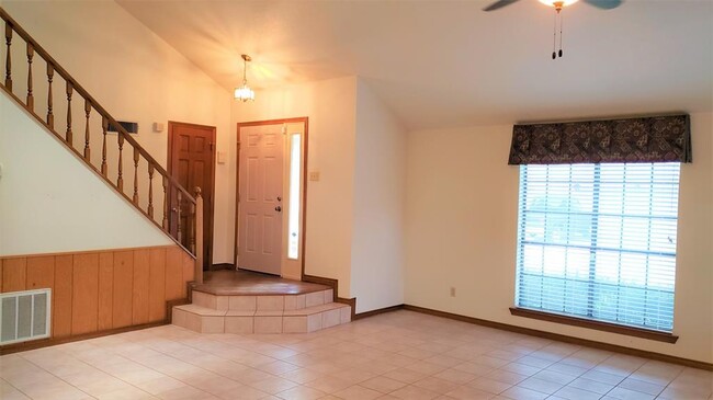 Building Photo - 16960 Timberwork Rd