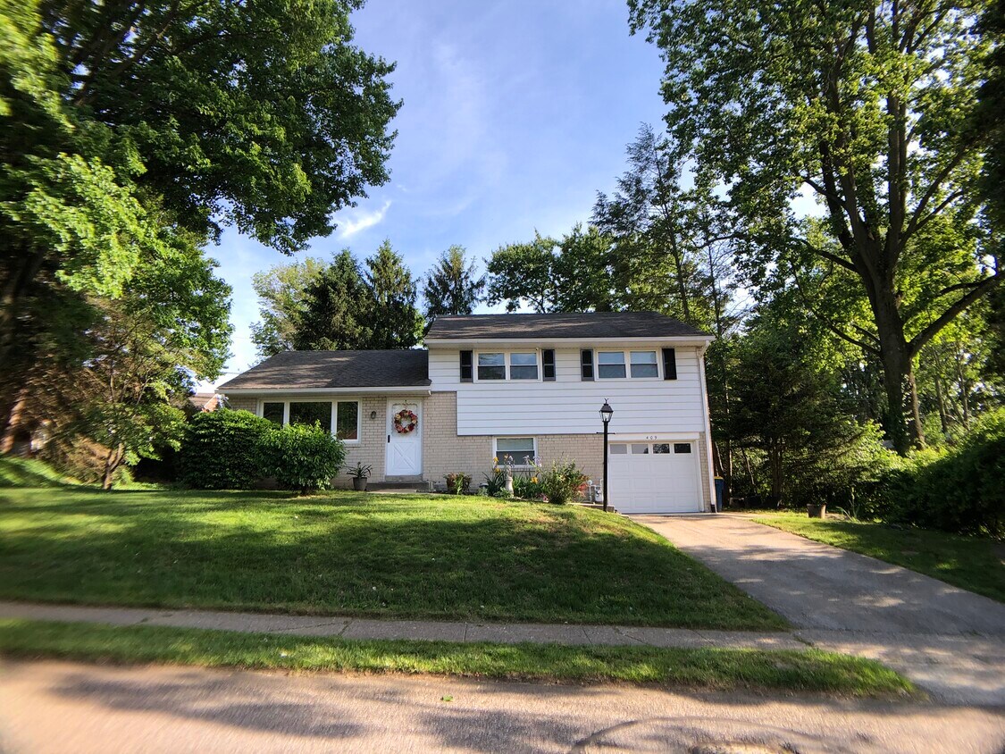 Primary Photo - 409 Hillside Rd