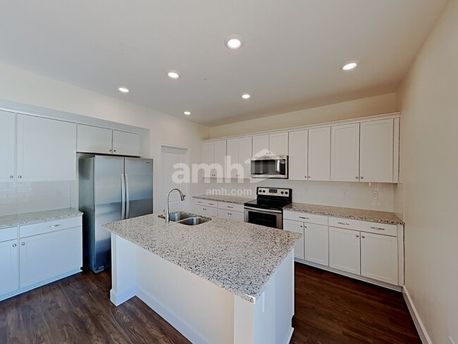 Building Photo - 2434 E Tumbleweed Rd