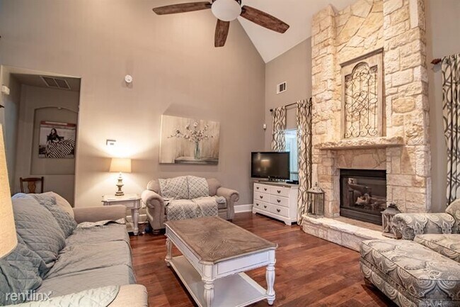 Foto del edificio - 4 br, 3 bath House - 4912 Cedar St UNIT