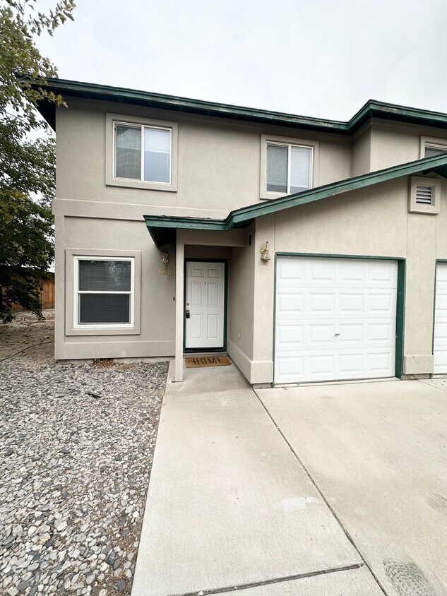 Foto principal - 685 Leslie Ct