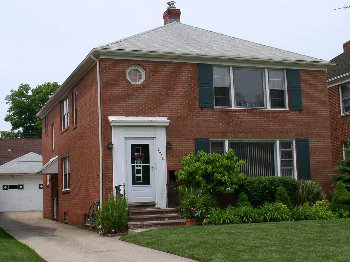 2468 Warrensville Center Rd Unit 1, University Heights, OH 44118