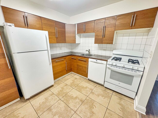 Building Photo - 1465 N Winslowe Dr