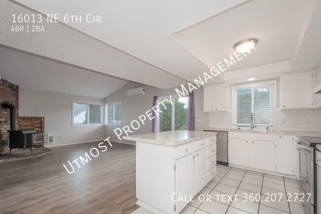 Building Photo - Beautifully remodeled 4BD in Eastside Coun...