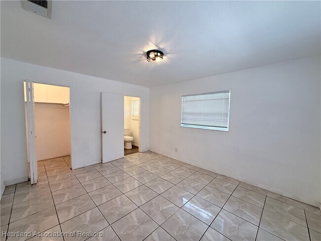 Foto del edificio - 620 Lake Groves Rd NW