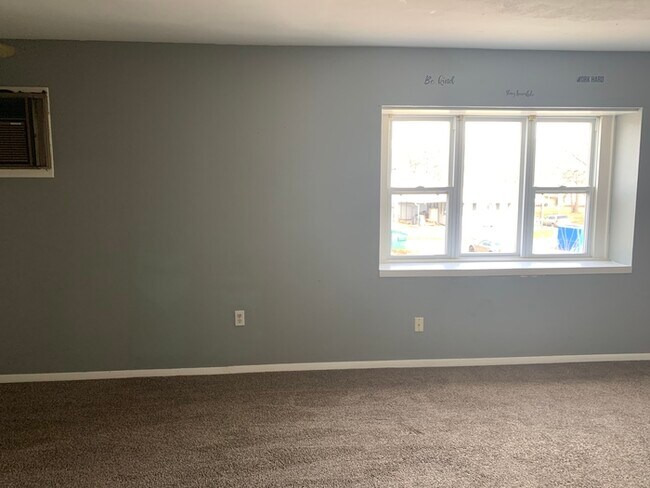 Building Photo - 1 Bedroom Apartment Mt Vernon Illinois
